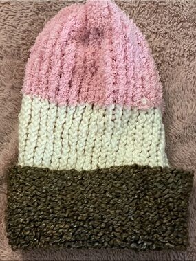 Women’s Cozy Tri-Color Knit Beanie - Pink, Cream & Brown